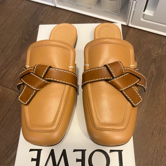 *SOLD*Loewe Beige Gate Flat Loafers Mules - Picture 2 of 8